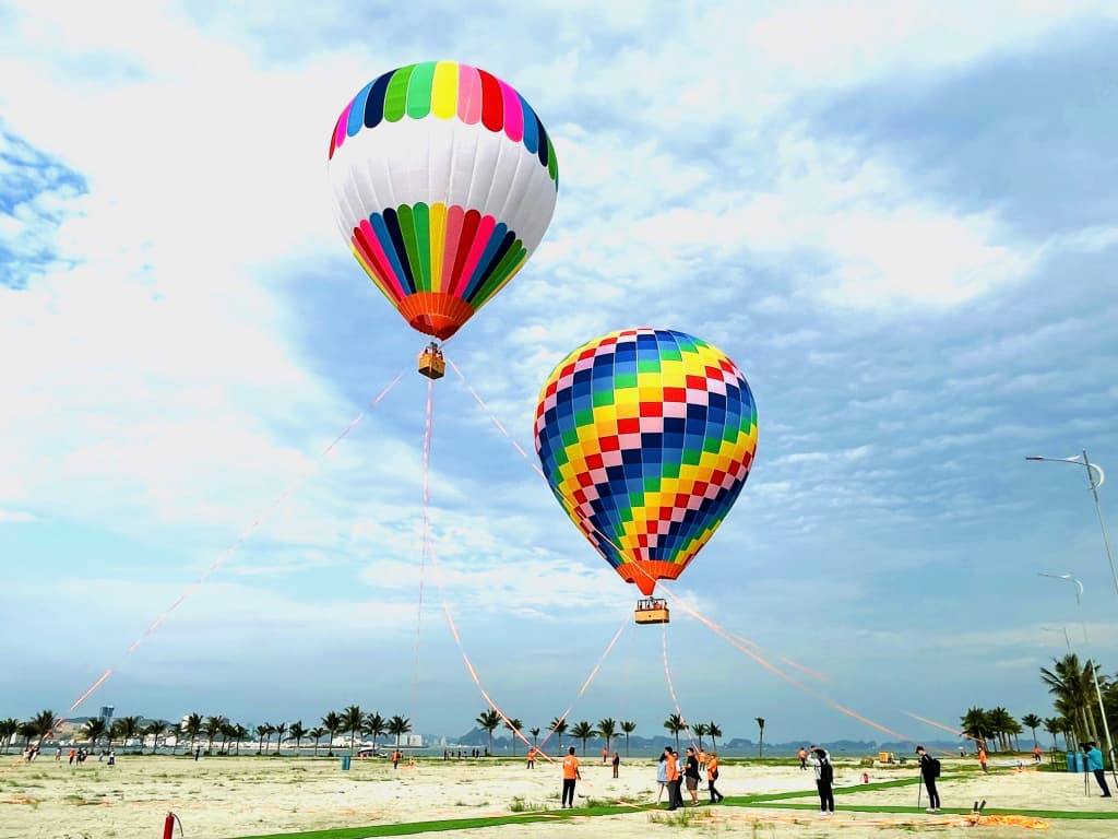 Lễ hội Dù bay – Những lễ hội hiện đại, trải nghiệm bầu trời trên miền di sản